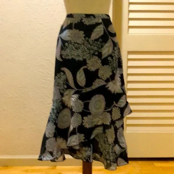 Floral Black and White Skirt Set - Picture 15 of 15